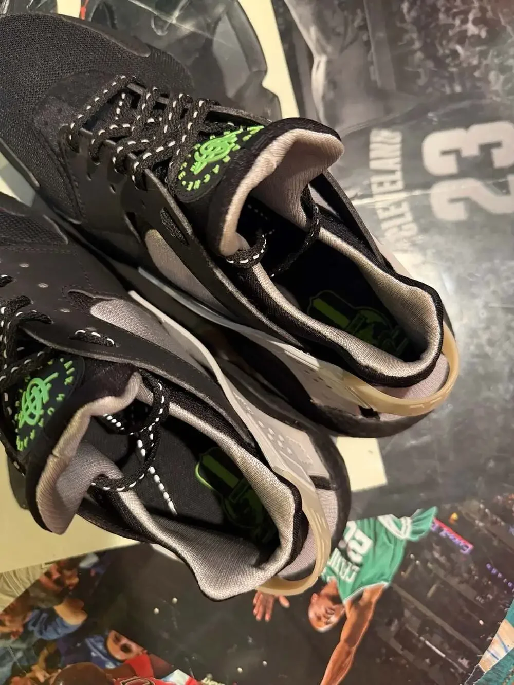 Nike Air Huarache F22 Black Neon DR0141-001 Size 11.5